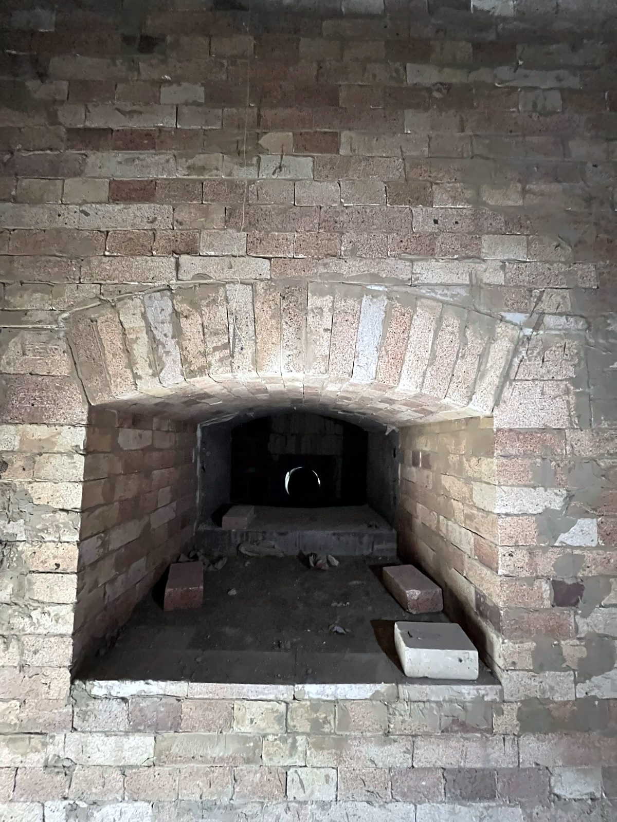 Lining firebox kiln di lokasi proyek
